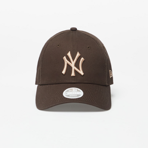 New Era New York Yankees Womens League Essential 9FORTY Adjustable Cap Brown Suede/ Camel